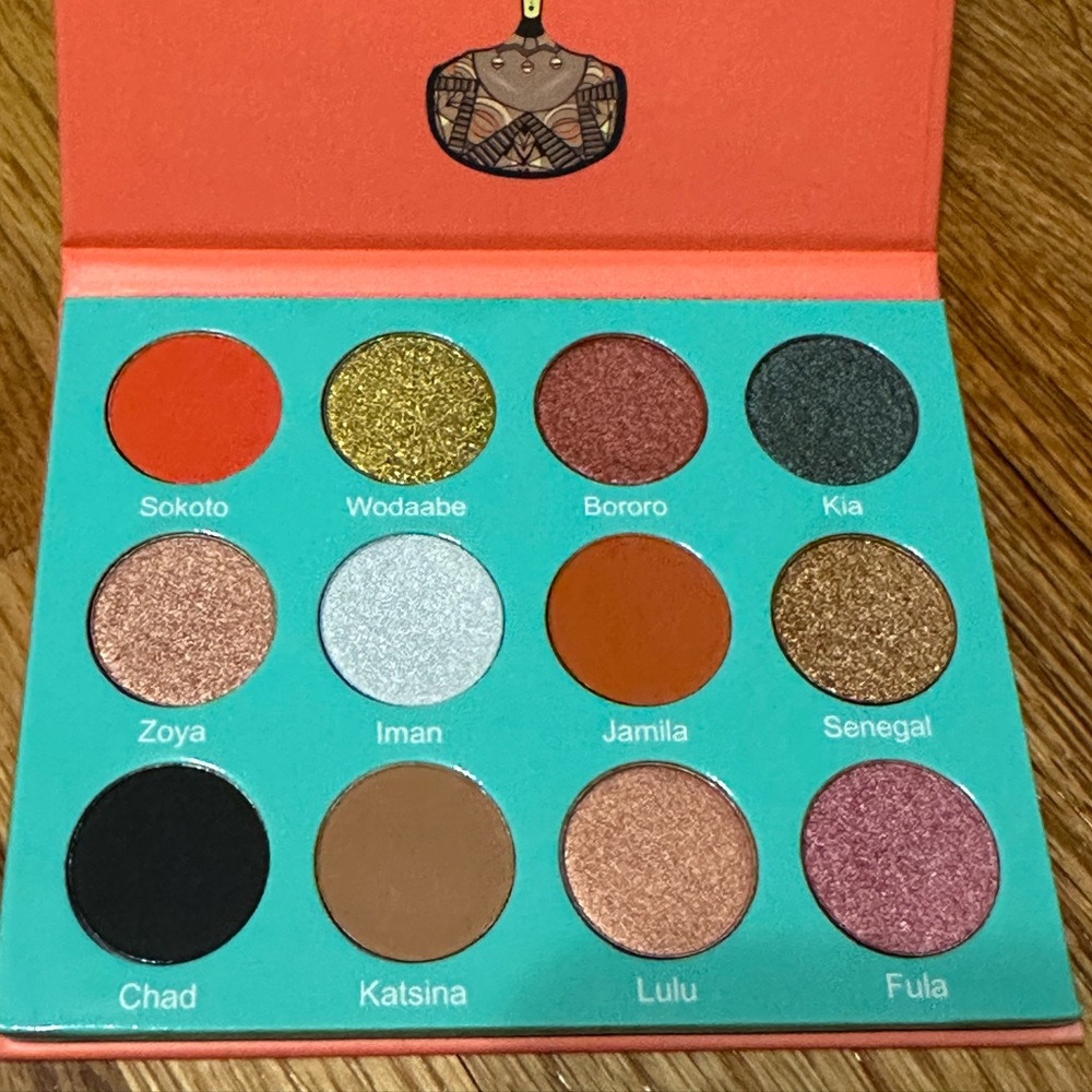 Juvia’s Place The Saharan Eyeshadow Palette